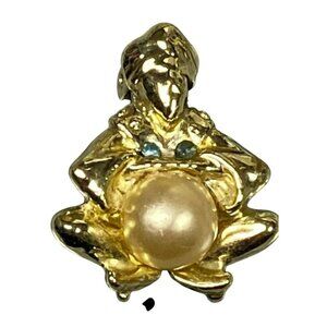 Rare Vintage Gold Tone Genie Fortune Teller Brooch With Pearl "Crystal Ball"